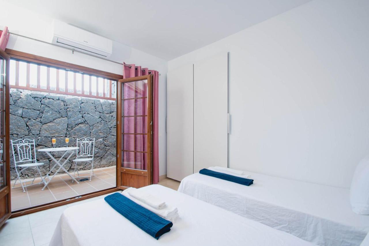 Villa Vista Reina - Luxury 6 Bedroom - Heated Pool- Views - Pool Table - Vista Lobos - Playa Blanca Dış mekan fotoğraf