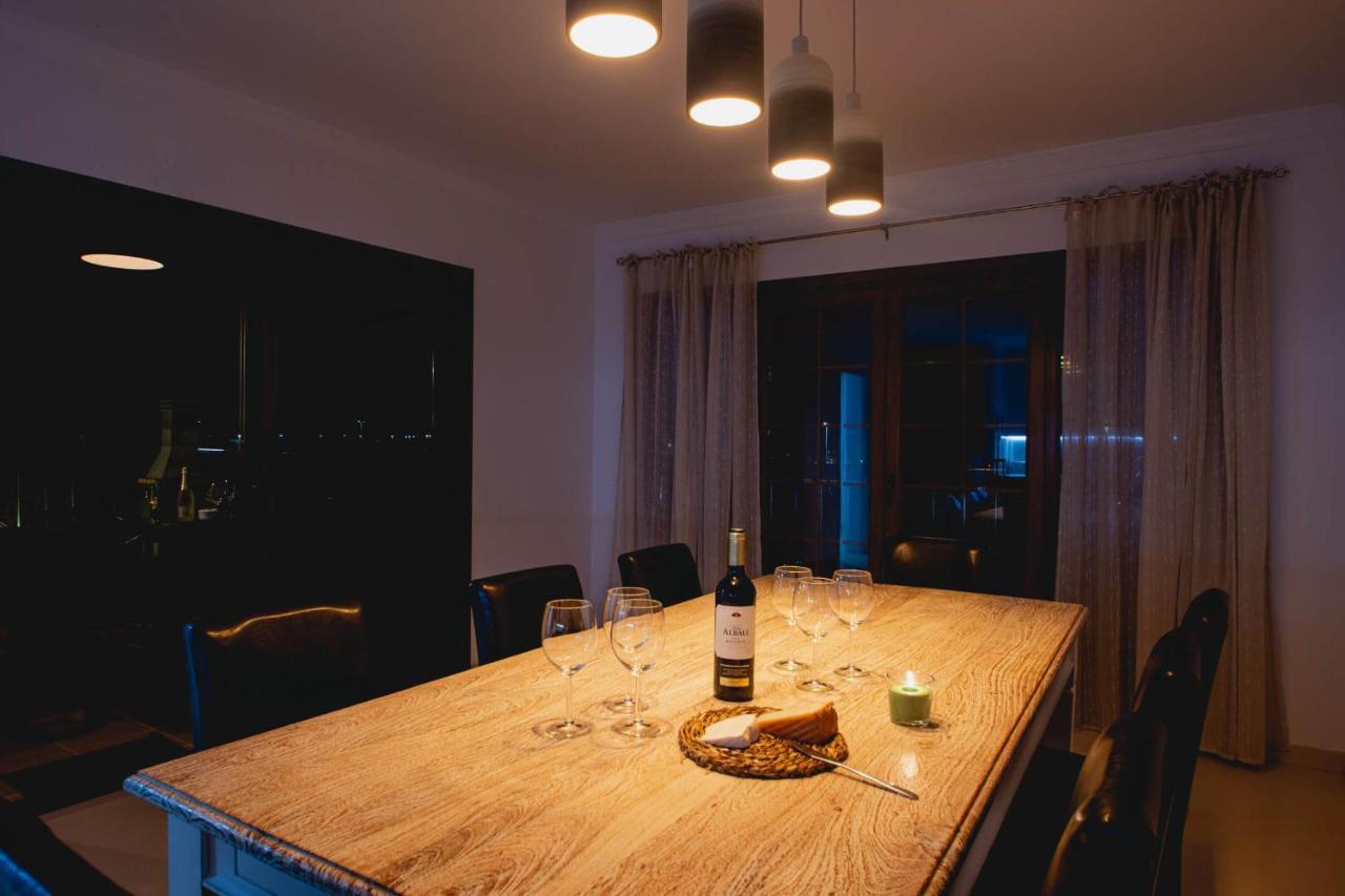 Villa Vista Reina - Luxury 6 Bedroom - Heated Pool- Views - Pool Table - Vista Lobos - Playa Blanca Dış mekan fotoğraf