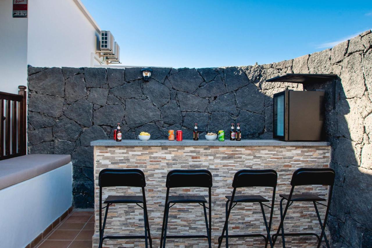 Villa Vista Reina - Luxury 6 Bedroom - Heated Pool- Views - Pool Table - Vista Lobos - Playa Blanca Dış mekan fotoğraf